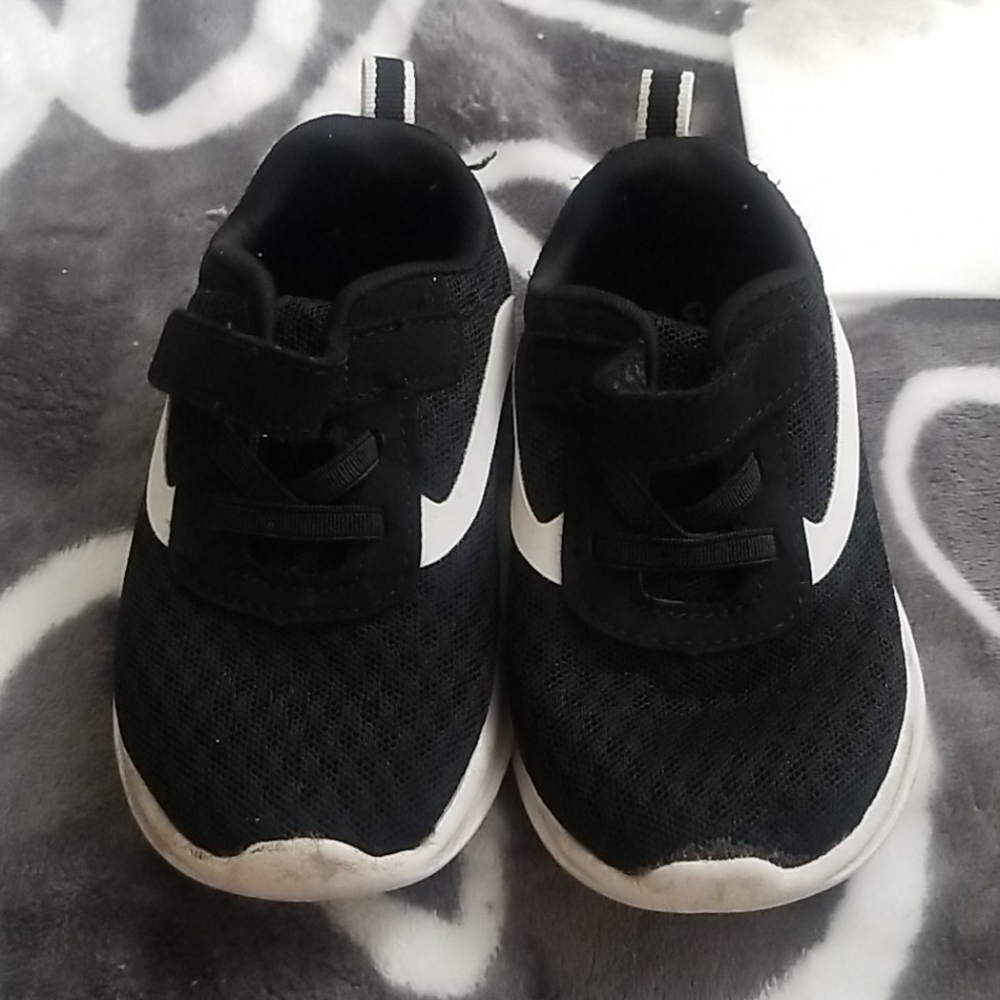 Boys sneakers